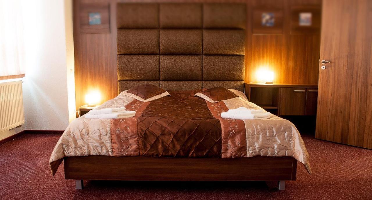 סניצה Hotel Branc, Garni מראה חיצוני תמונה